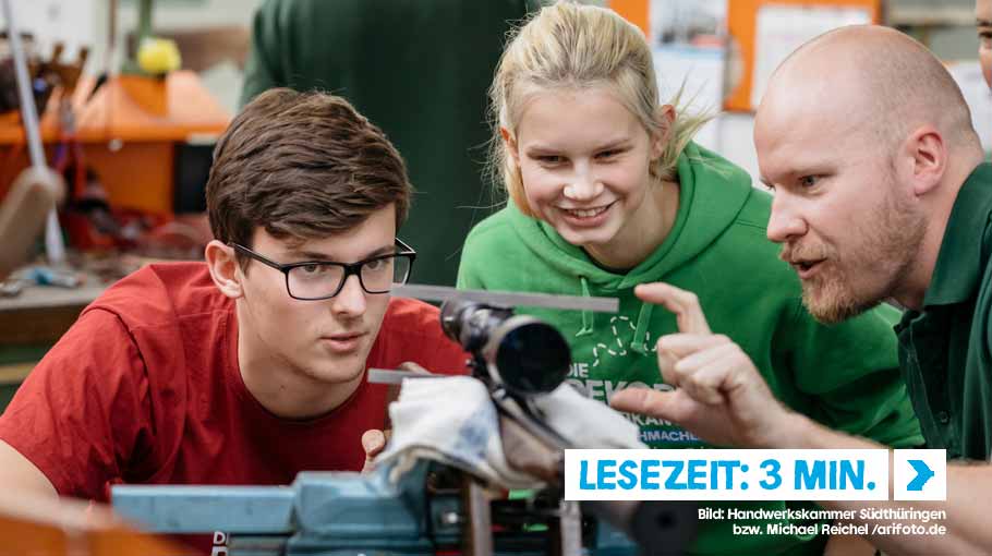 Praktikanten im Betrieb