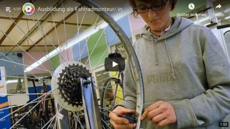Fahrradmonteur*in