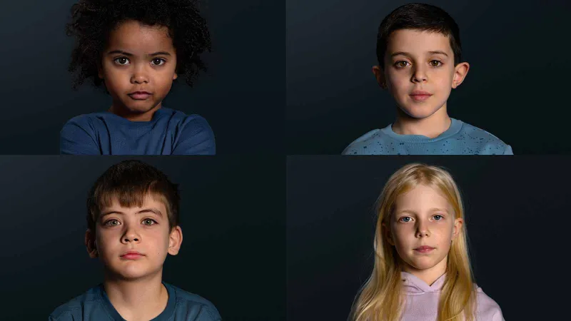 vier unglückliche Kinder