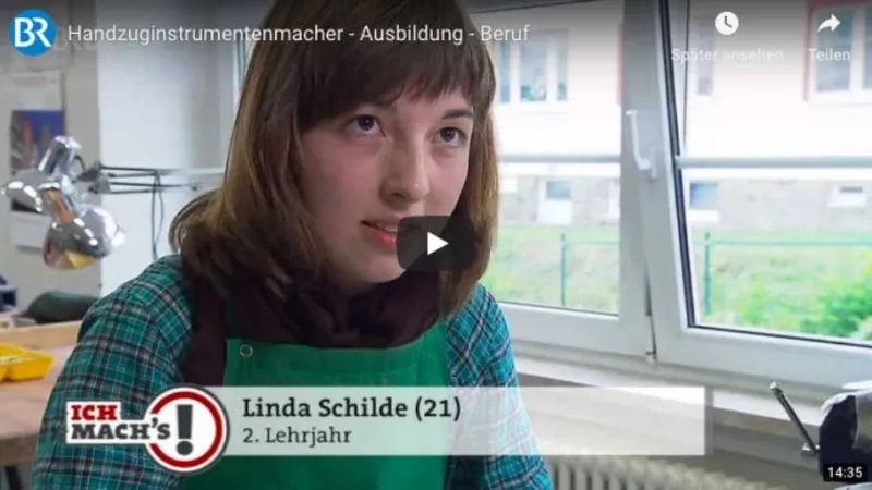 Handzuginstrumentenmacher*in