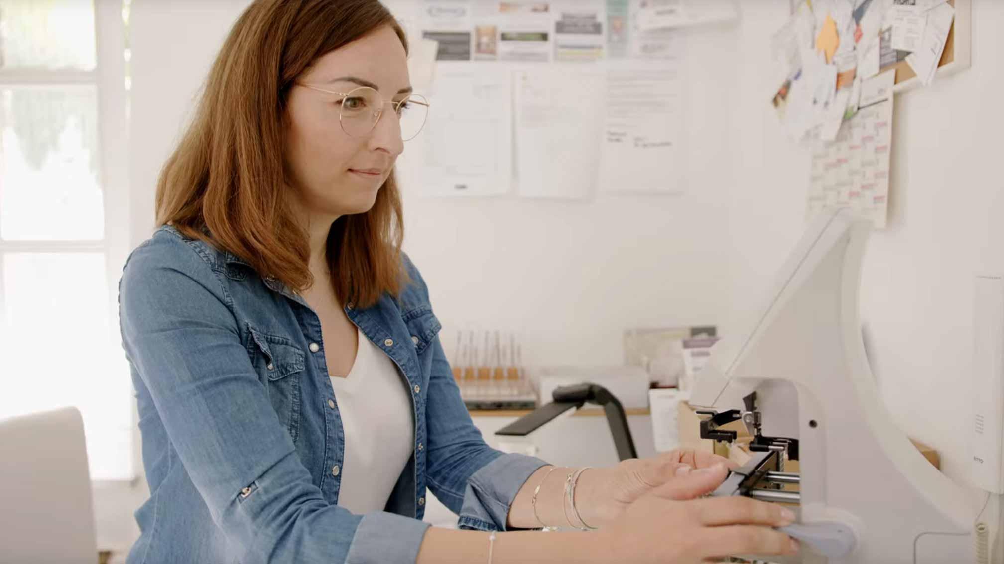 Augenoptiker*in