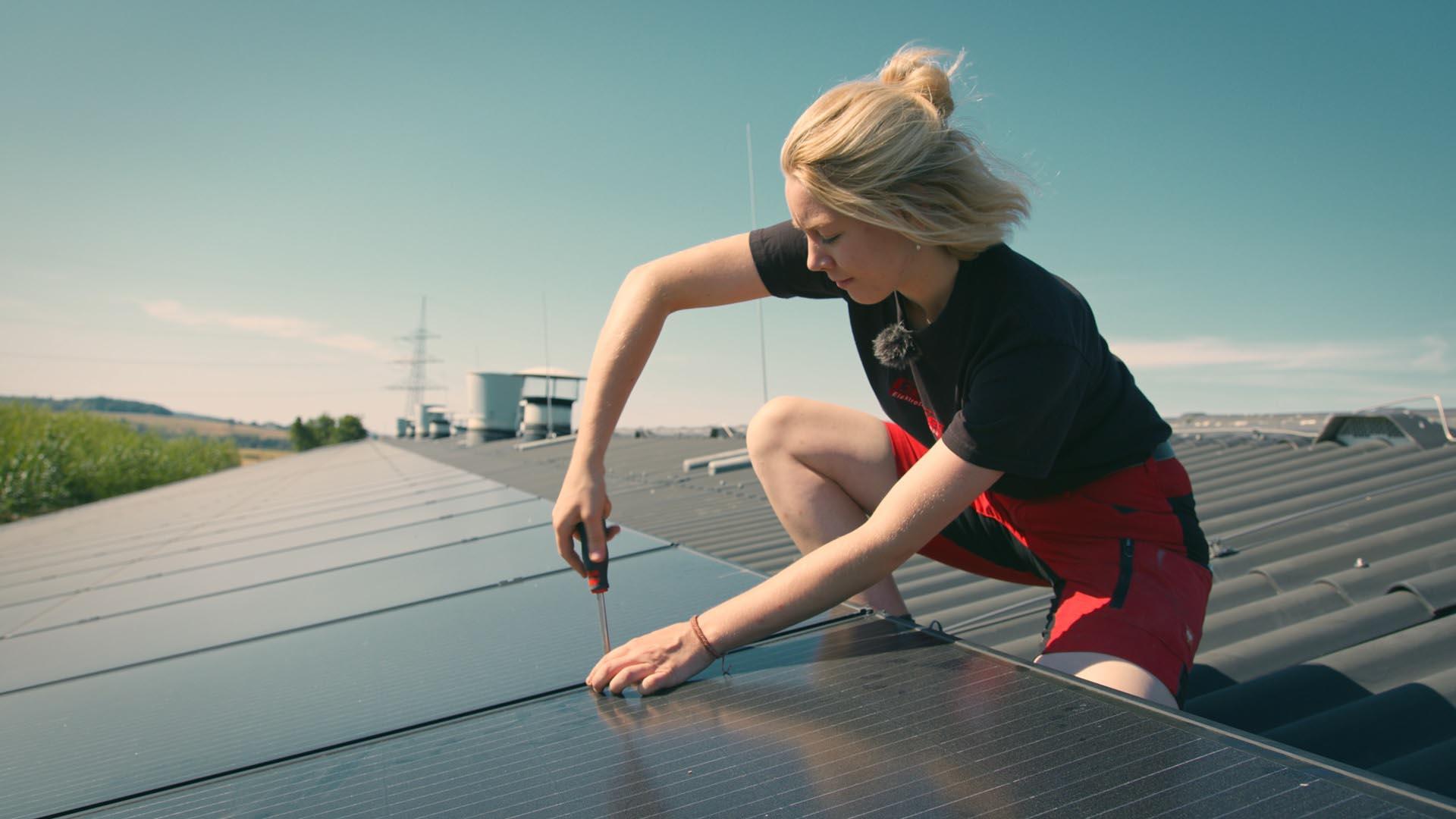 Elektrotechnikermeisterin Annika Goebel