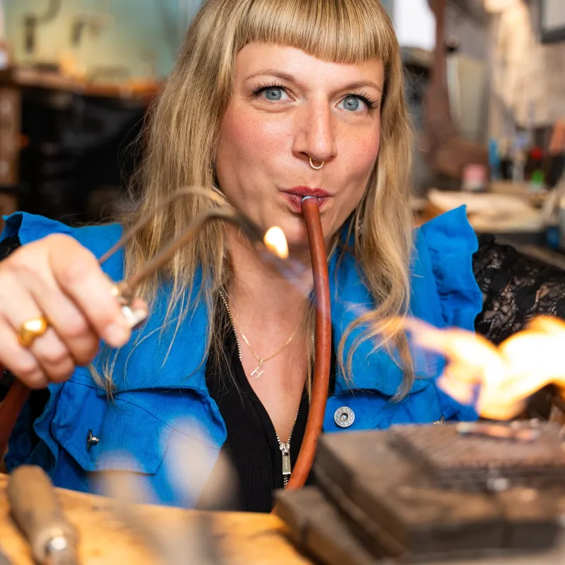 Gold- und Silberschmiedin Helena