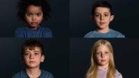 vier unglückliche Kinder